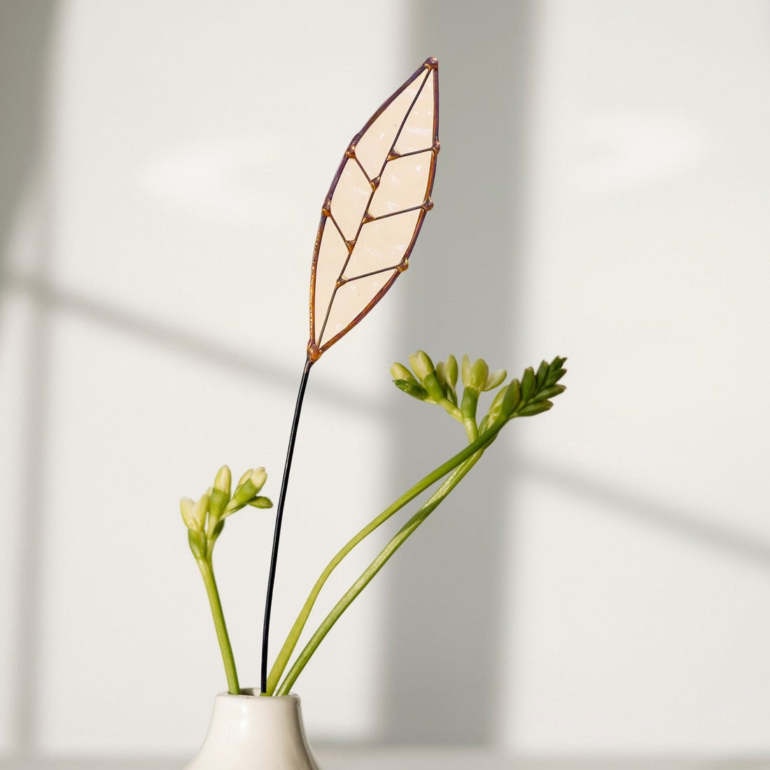 Mauve Earth Tone Flora Stake | Champagne