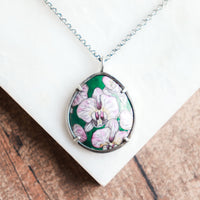 Orchid Prong-Set Necklace