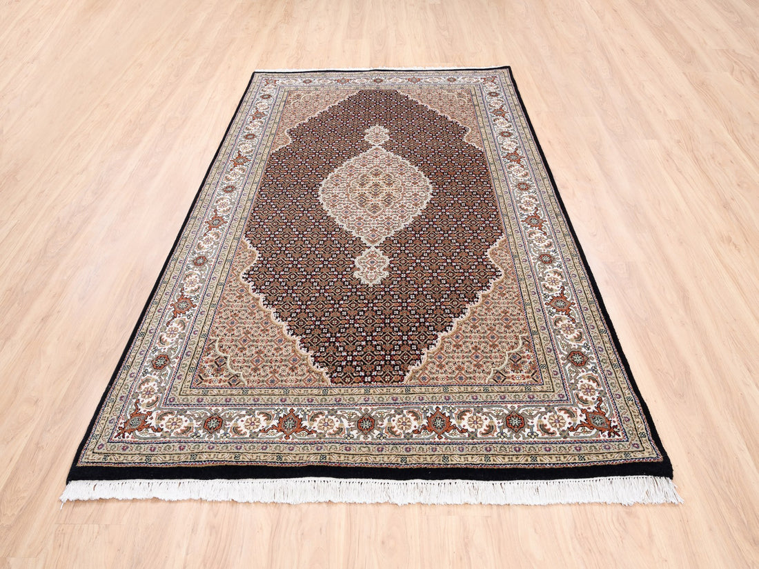 5'7" x 9'0" |  Black Tabriz | Wool | 210000023756