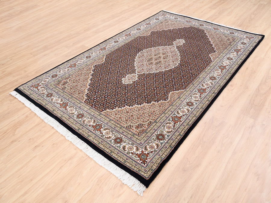 5'7" x 9'0" |  Black Tabriz | Wool | 210000023756