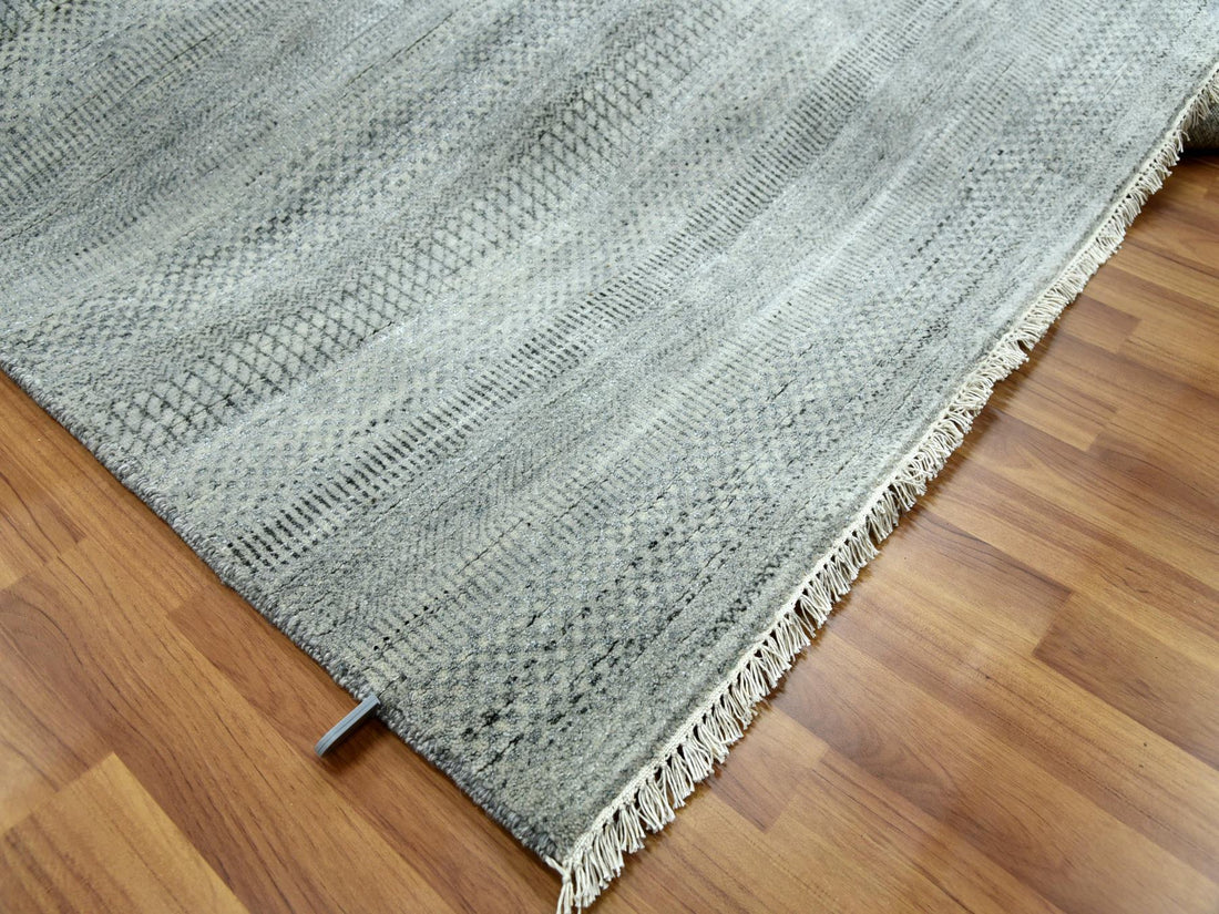 8'0" x 10'2" | Ash Grey Grass | Wool and Silk | 26875