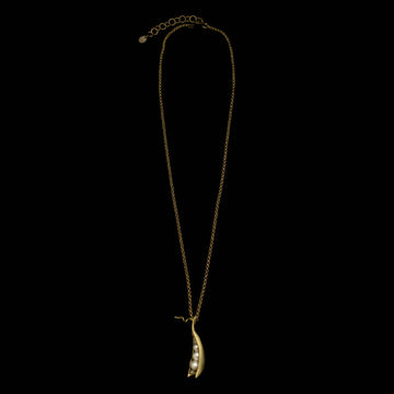 Pea Pod 3 Pearl Necklace