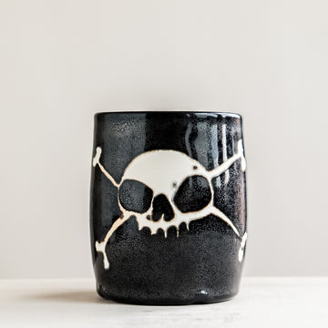 Single Skull Cross Bones Black Mug 2