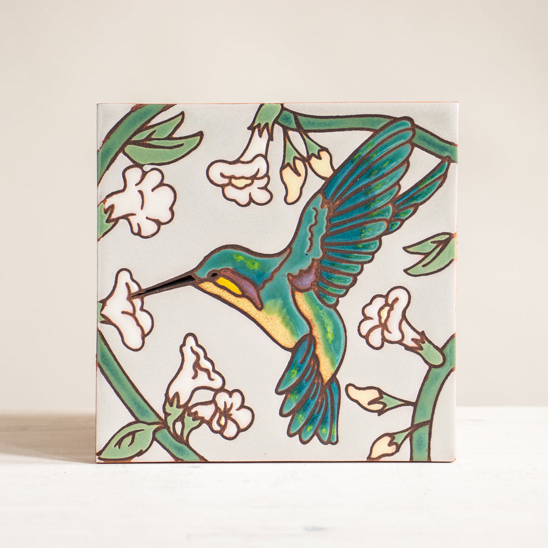 6x6 Hummingbird White Flowers - Gray Tile