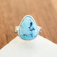 Size 8.5 | Golden Hills Teardrop Floral Band Ring