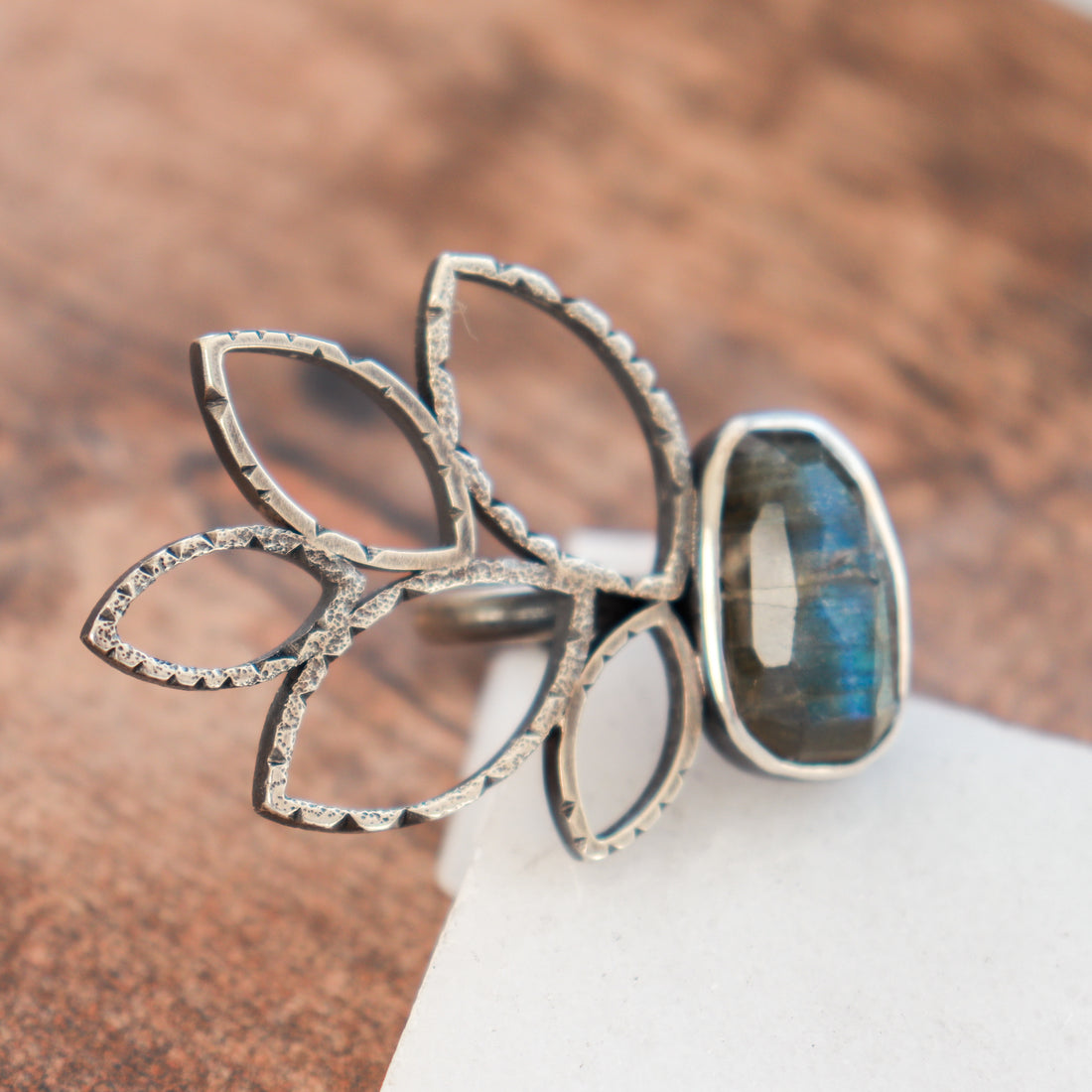 Size 7 | Labradorite Leaf Statement Ring