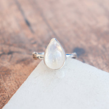Size 6.5 | Moonstone Twig Ring