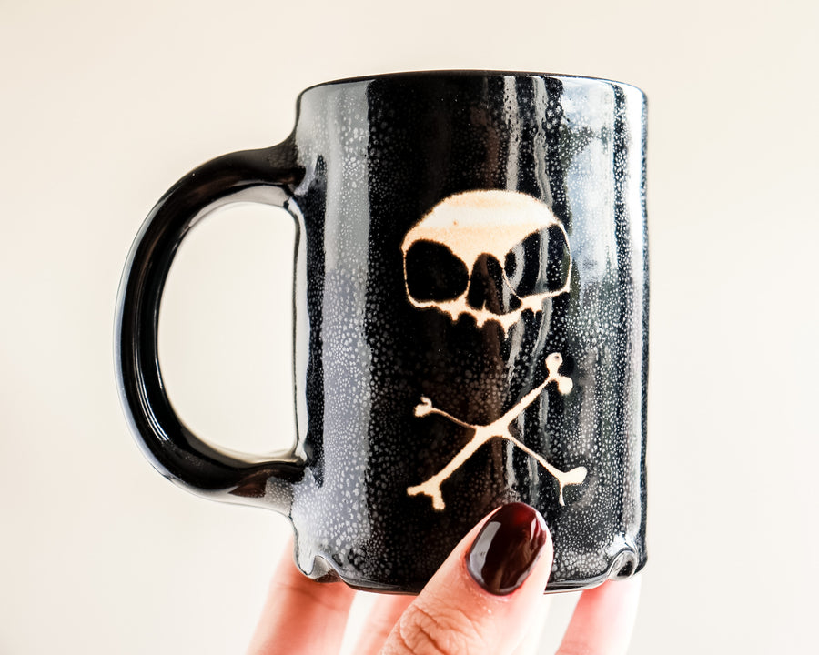 Triple Skull Crossbones Black Mug no.2