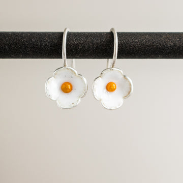 Mini Flower Earrings White