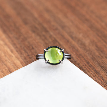 Size 7.5 | Prehnite Circle Ring