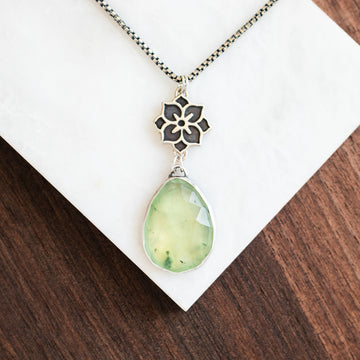 Prehnite Irregular Faceted Meraki Necklace no.2