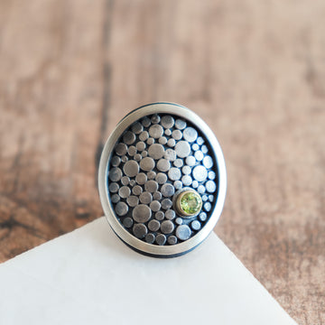 Size 6.5 | Peridot 18k Odyssey Ring
