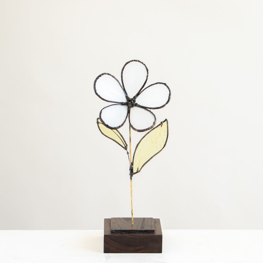 3D Flower on Stand | White