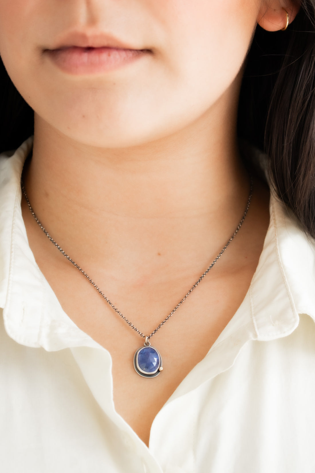 Tanzanite Oval w/ 14k Gold Pebble Necklace