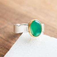 Size 6.5 | Chrysoprase 18k Gold Wavy Ring