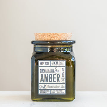 Black Cardamom & Amber | 8.5oz