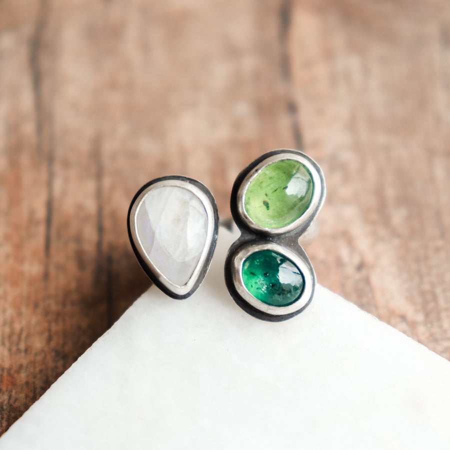 7.5-8 Moonstone, Prehnite & Kyanite Ring