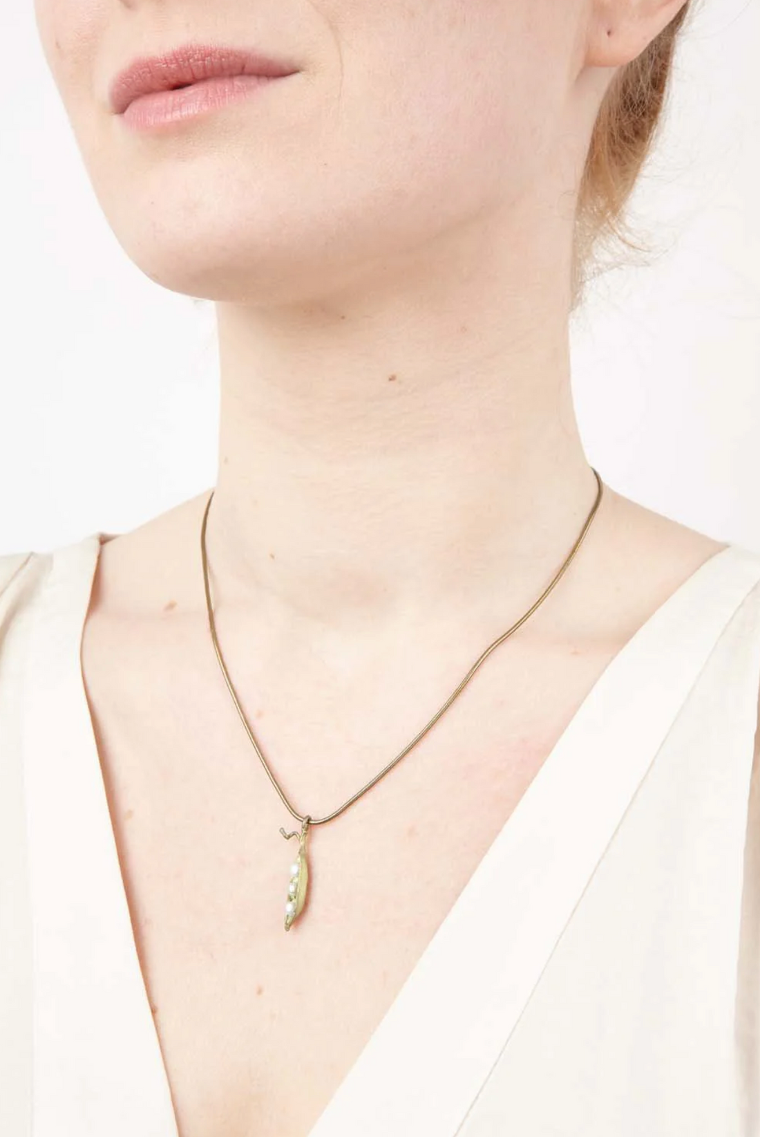 Pearl Pea Pod Petite Necklace