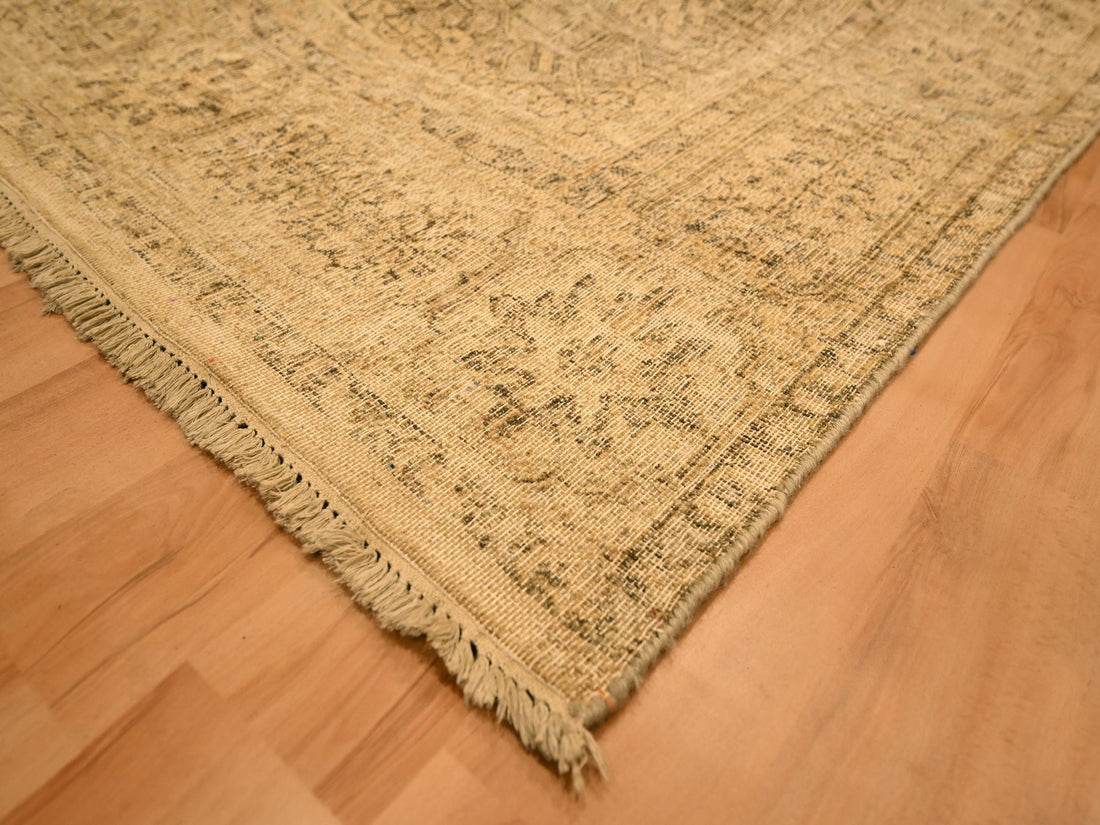7'9" x 10'3" | Brown Mamluk | Wool | 210000028901