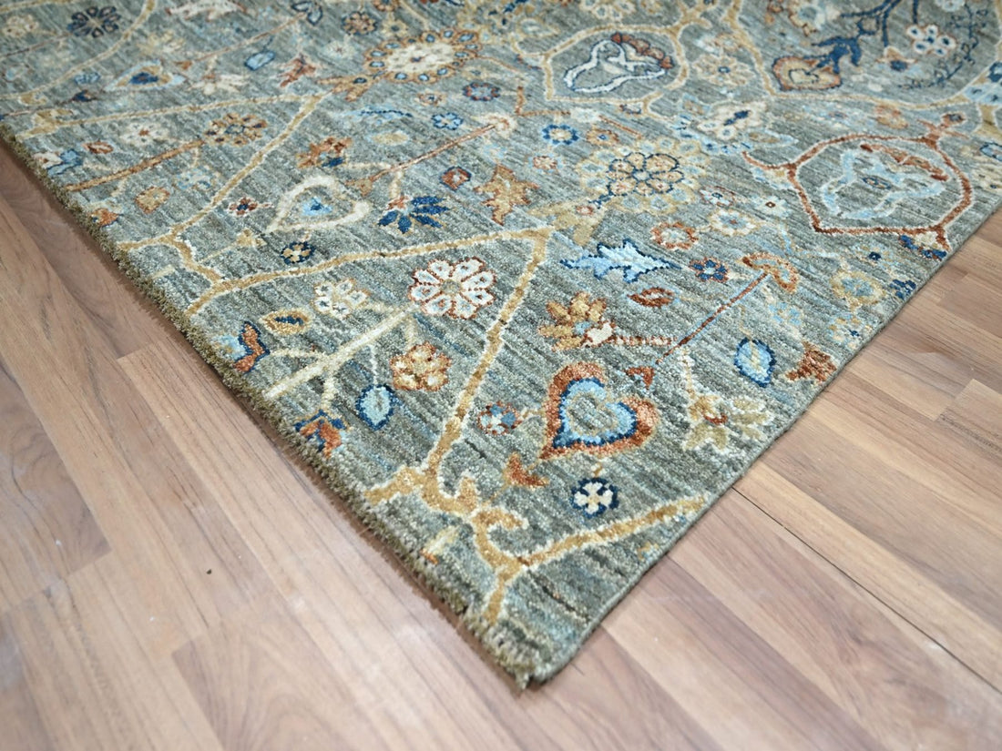 8'1" x 10'1" | Green Trellis | Wool | 210000032102