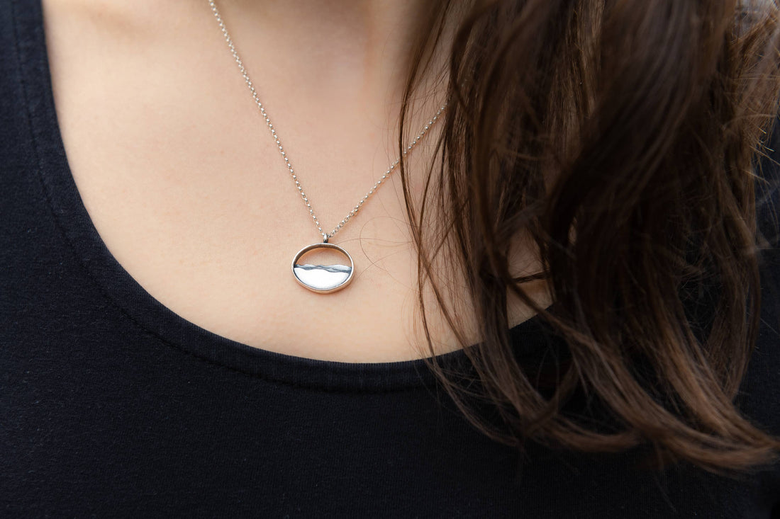 Rolling Waves Circle Necklace | Silver