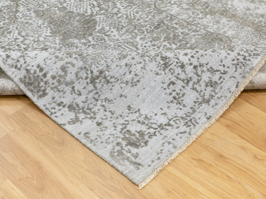 6'0" x 9'0" | Grey Erased Persian | Wool and Silk | 24582