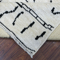 7'9" x 9'10" | Black and White Moroccan Rug | Wool | 24634