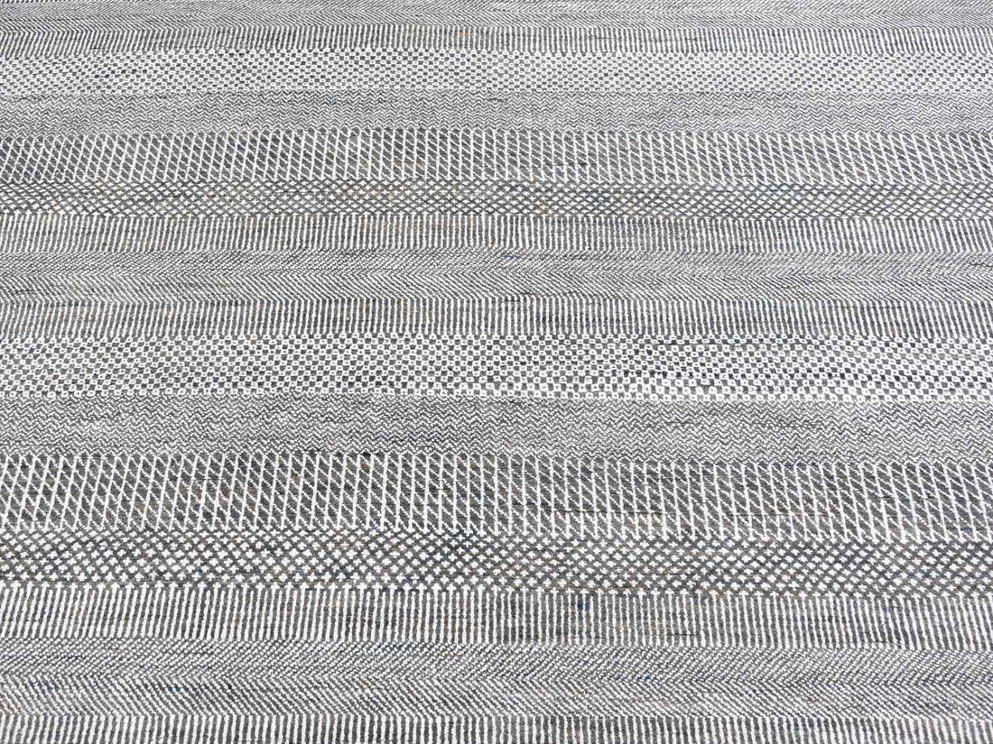 8'1" x 10'3" | Grey Grass Design | Wool and Silk | 24641