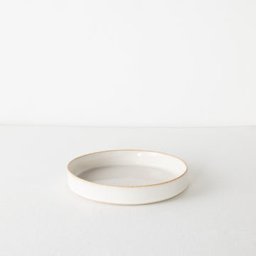 Minimal Rimmed Dinner Plate