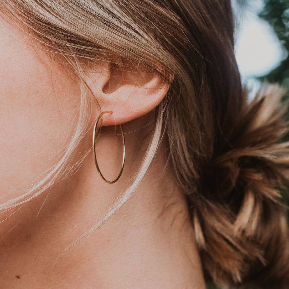 Minimal Gold Hoop Earrings | Medium